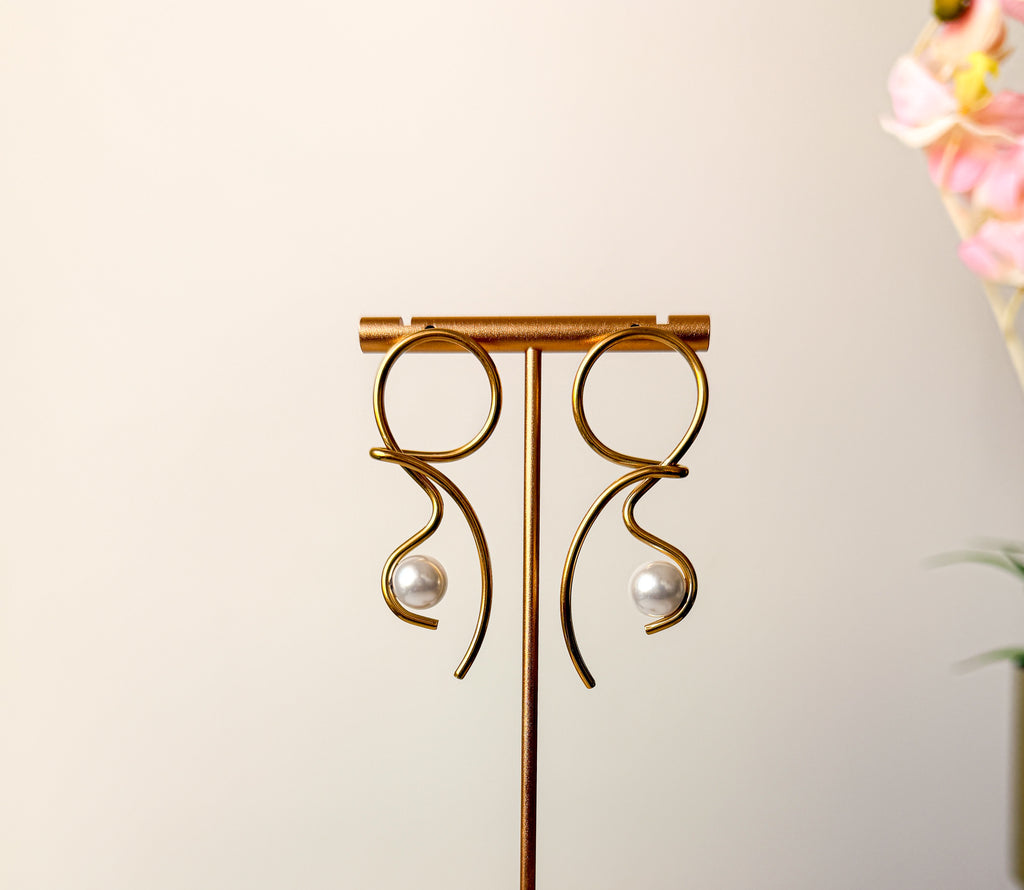 Ariel Pearl Earrings