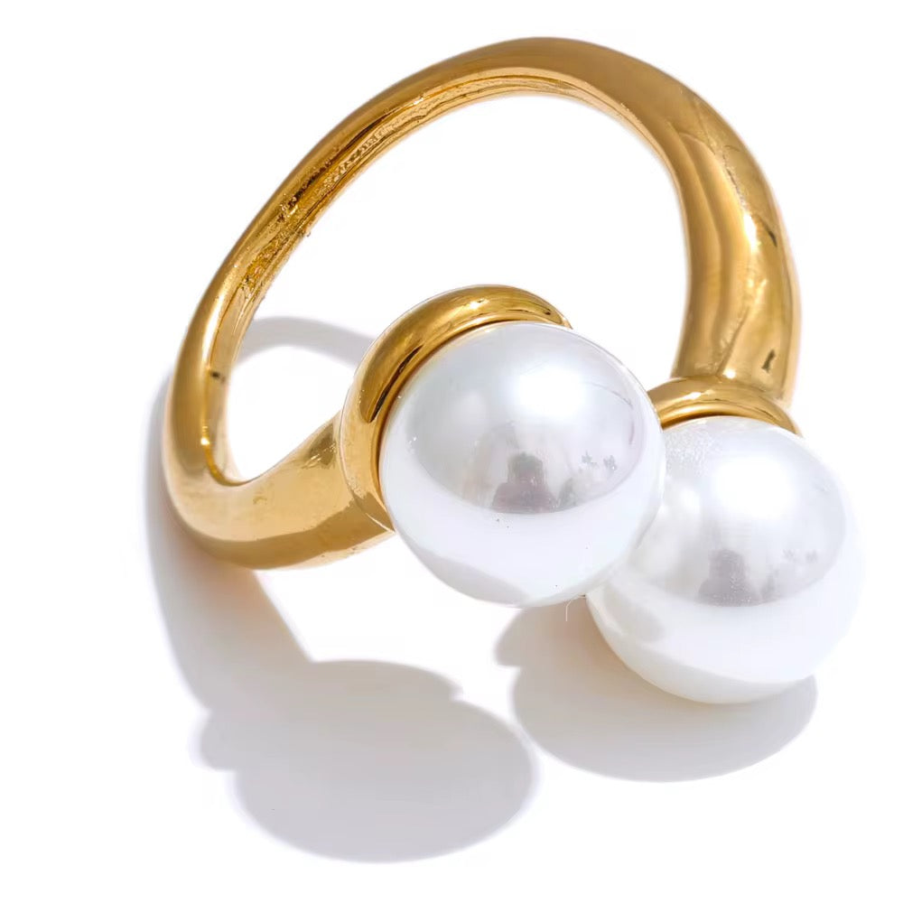 Ro Pearl Ring